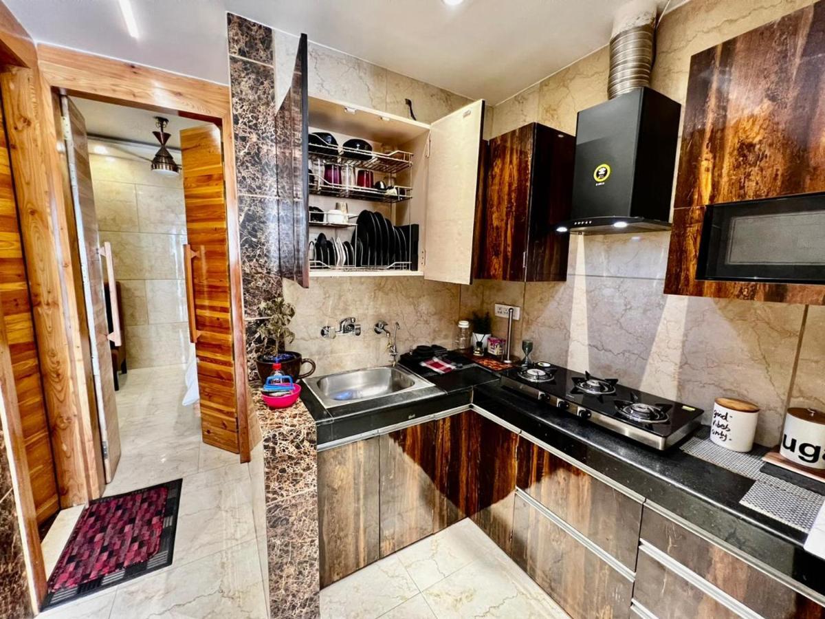 Divine Studios Rajouri Garden New Delhi Eksteriør billede