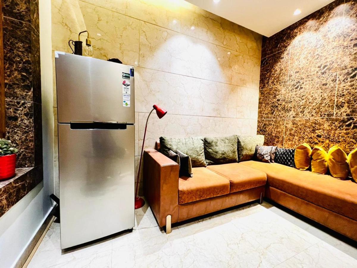 Divine Studios Rajouri Garden New Delhi Eksteriør billede