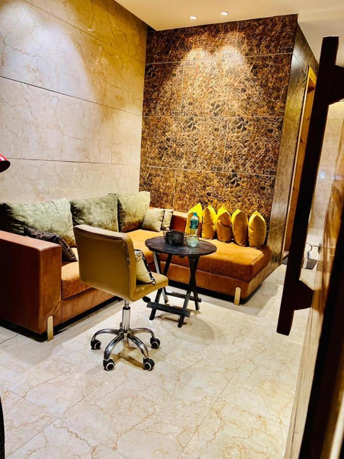 Divine Studios Rajouri Garden New Delhi Eksteriør billede