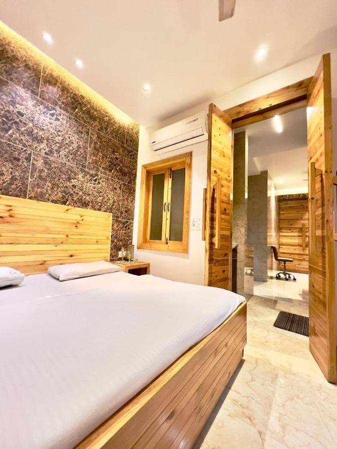 Divine Studios Rajouri Garden New Delhi Eksteriør billede