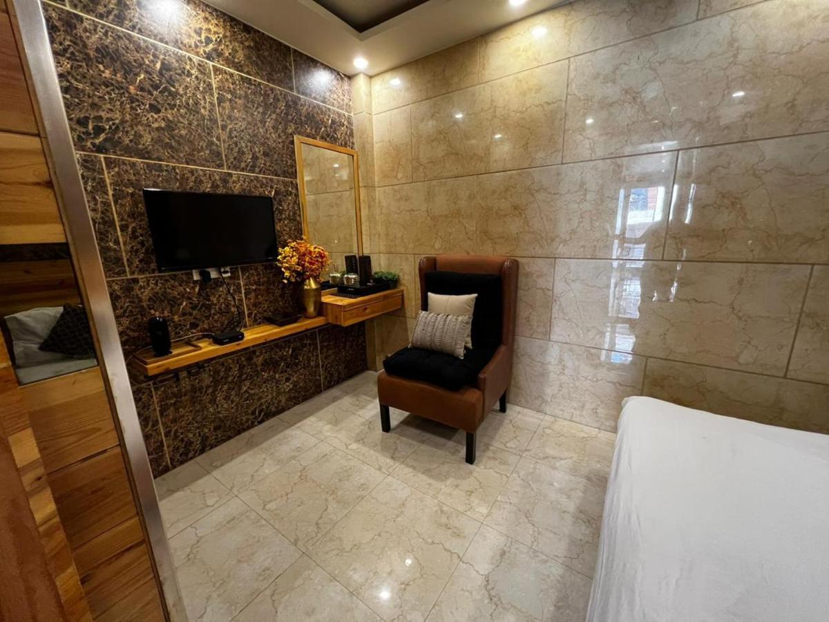 Divine Studios Rajouri Garden New Delhi Eksteriør billede