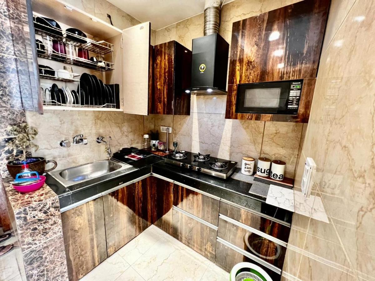 Divine Studios Rajouri Garden New Delhi Eksteriør billede