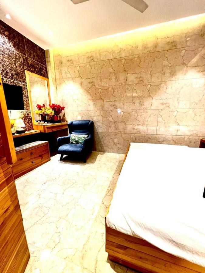 Divine Studios Rajouri Garden New Delhi Eksteriør billede