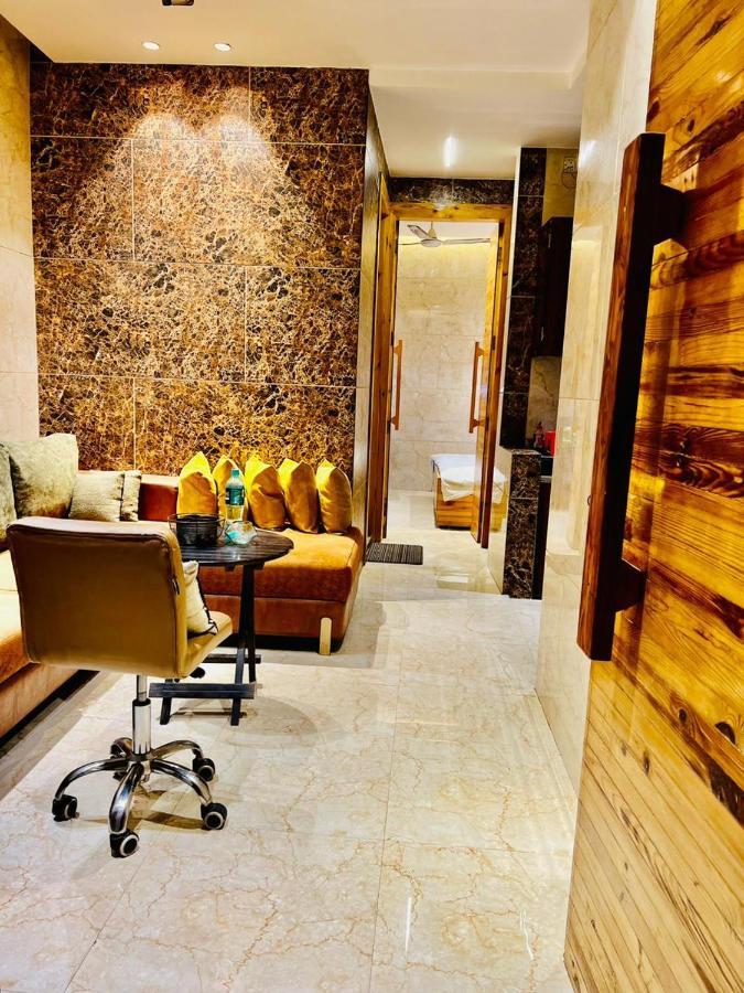 Divine Studios Rajouri Garden New Delhi Eksteriør billede